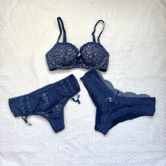 NWT Victorias Secret Dream Angels 3 Pc Set Bra 32C Panties S Sheer Lace Navy - Picture 1 of 12